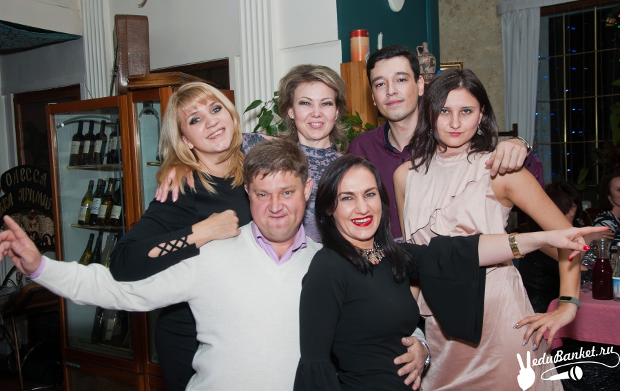 Новогодняя вечеринка в ресторане 
